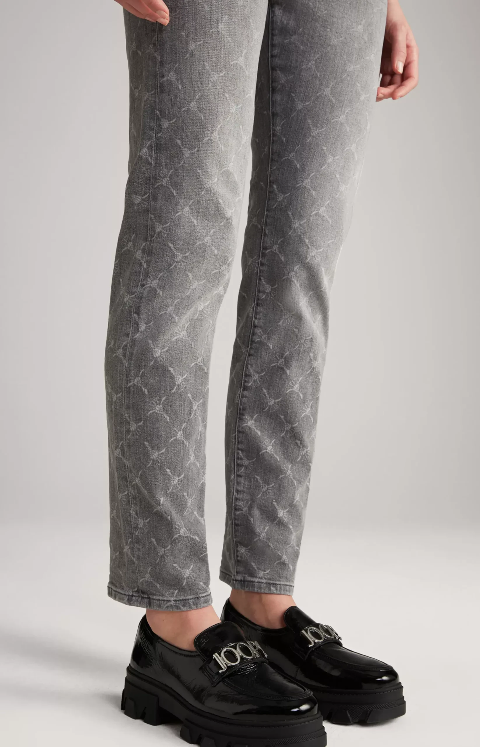 Online JOOP! Cornflower Jeans in a Light Grey Washed Finish garu