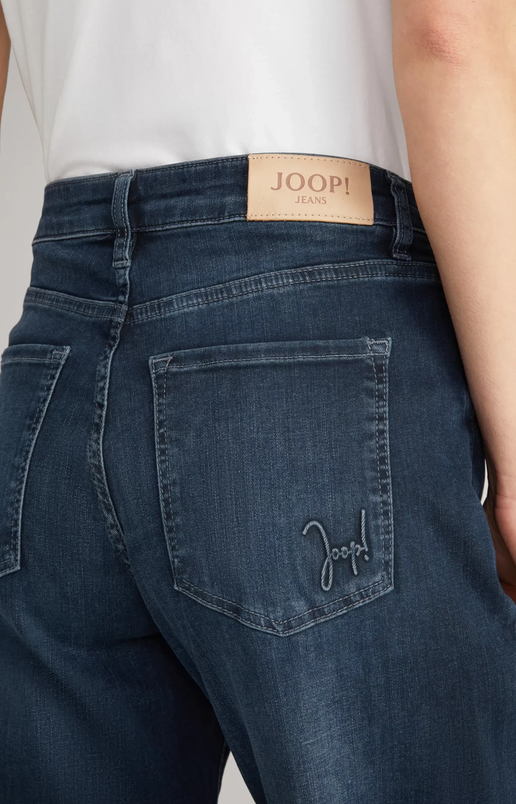 Best JOOP! Jeans in a dark denim blue
