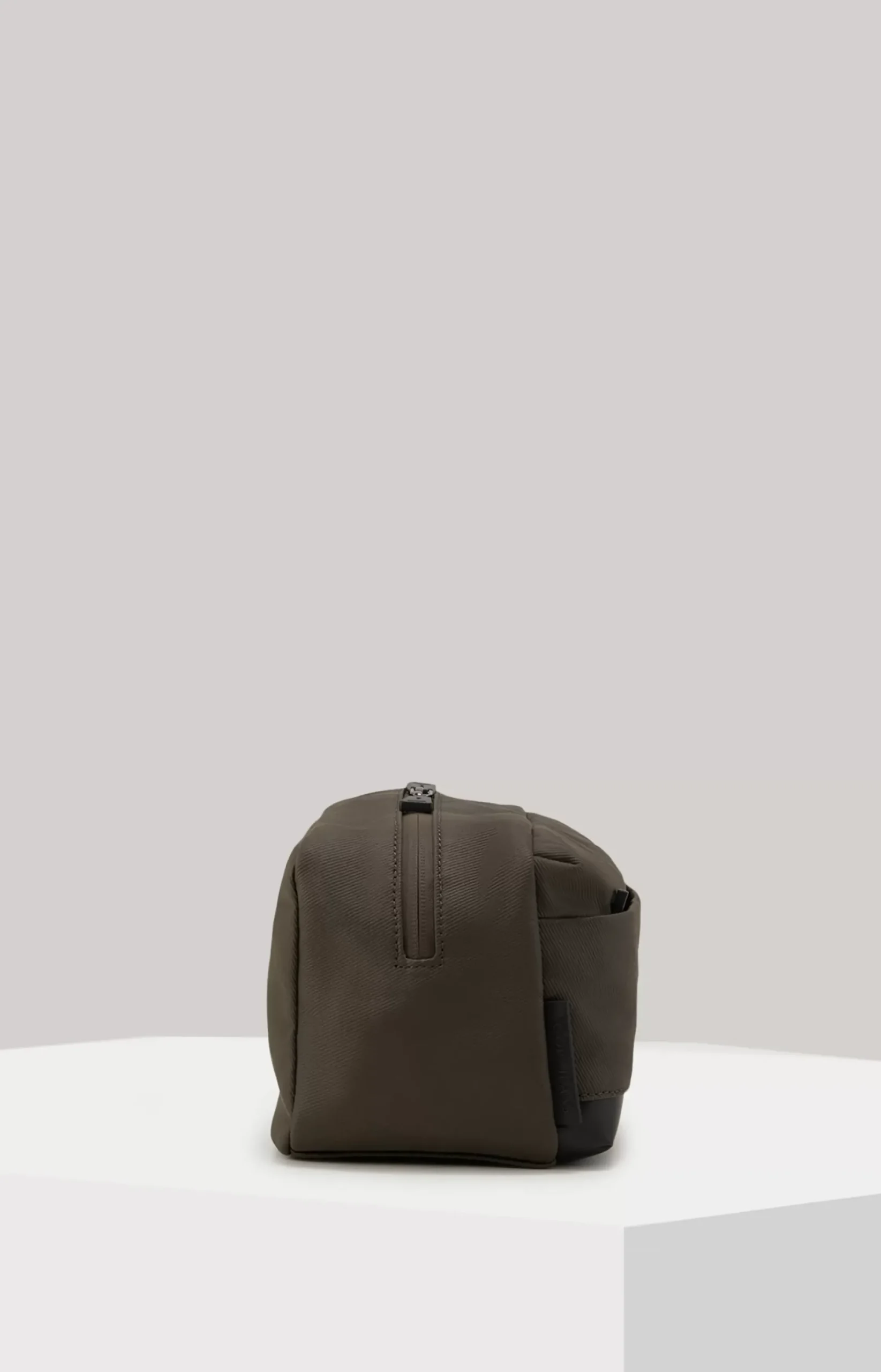 Hot JOOP! Marcena Davide Washbag in olive