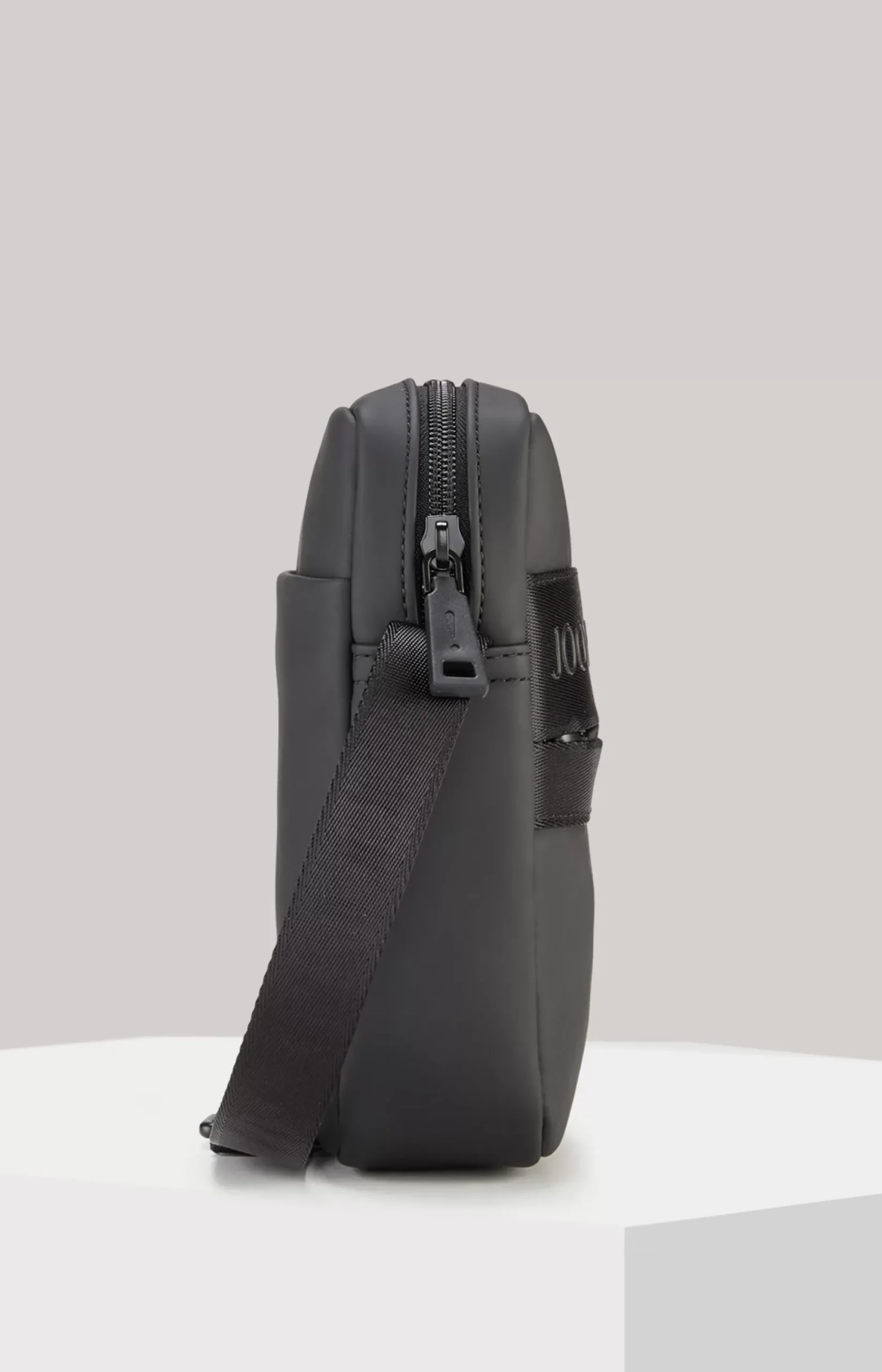 New JOOP! Modica Nuvola Rafael Shoulder Bag in black